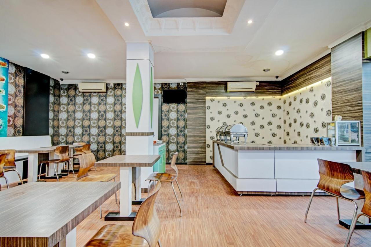 Oyo 90697 Hotel Wisata Dumai Exterior photo